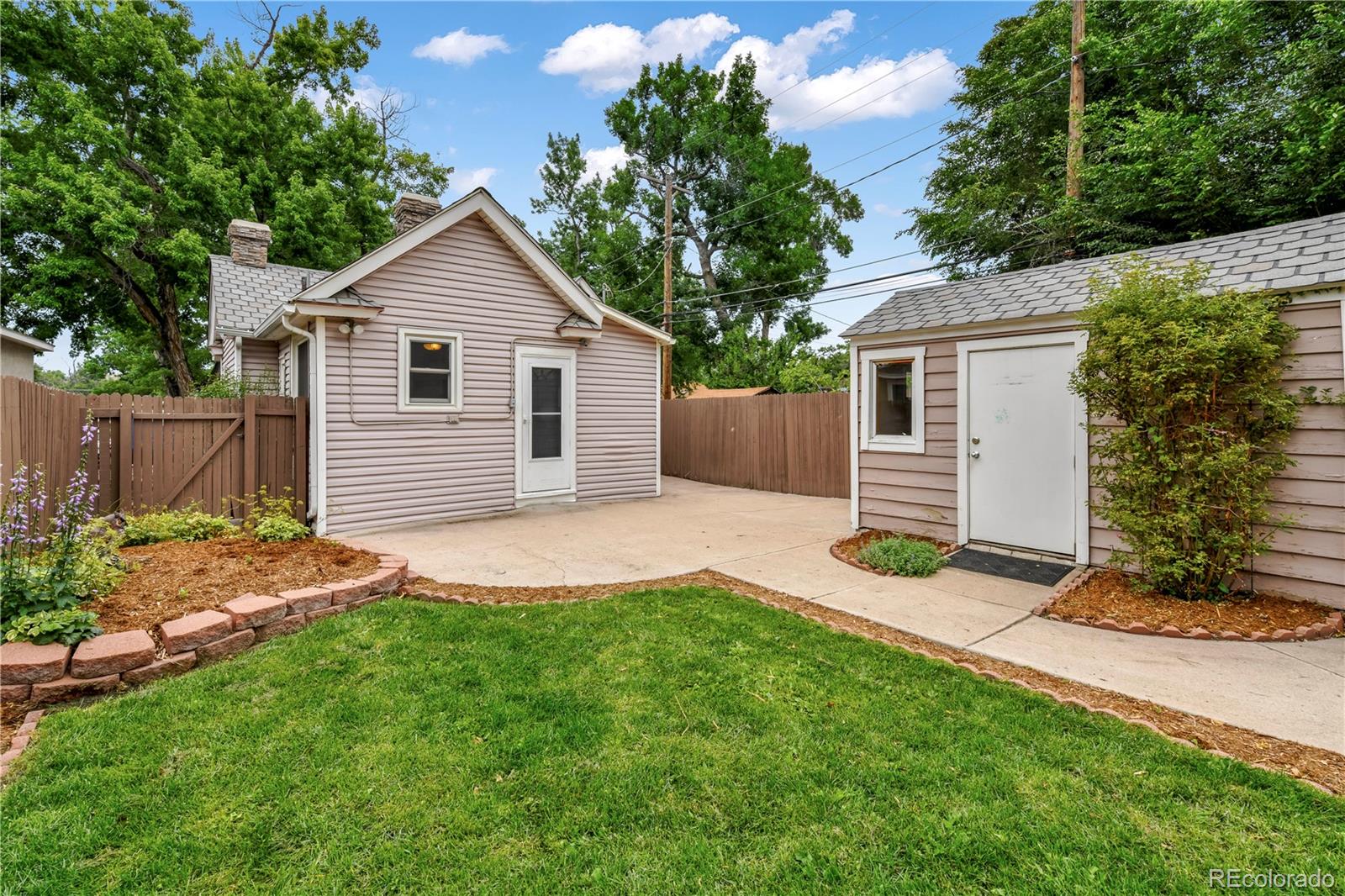 825 Arcadia Place