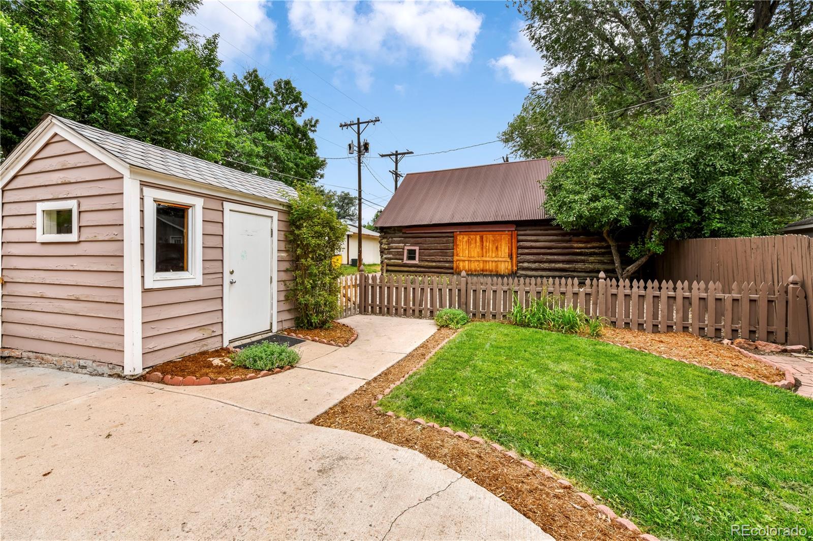 825 Arcadia Place