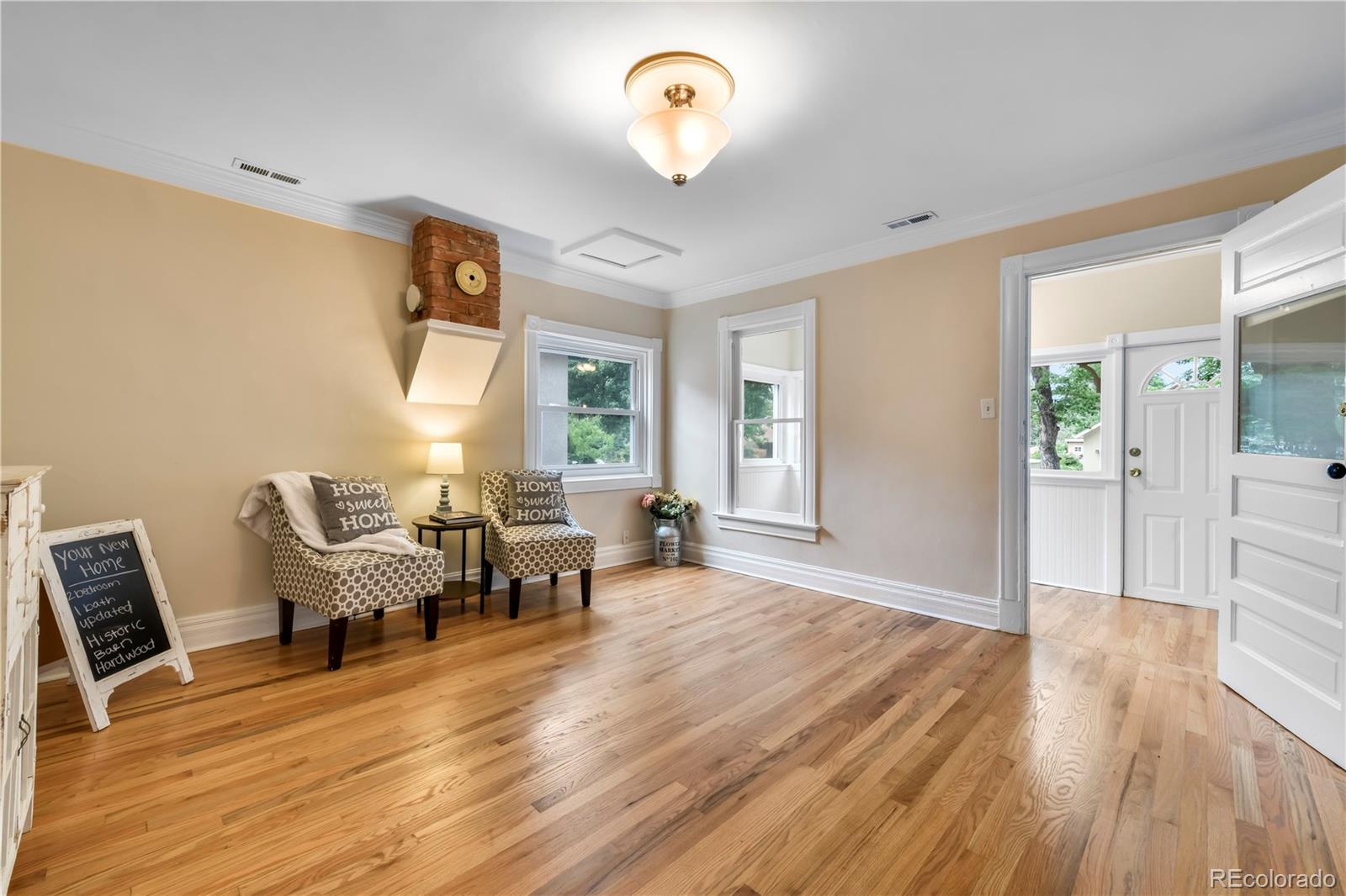 825 Arcadia Place