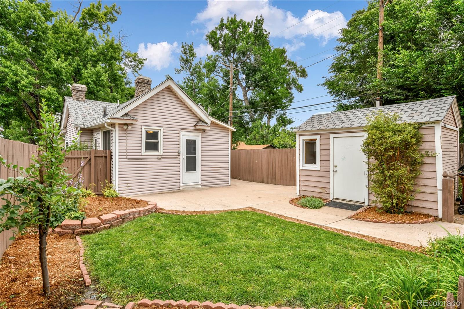 825 Arcadia Place
