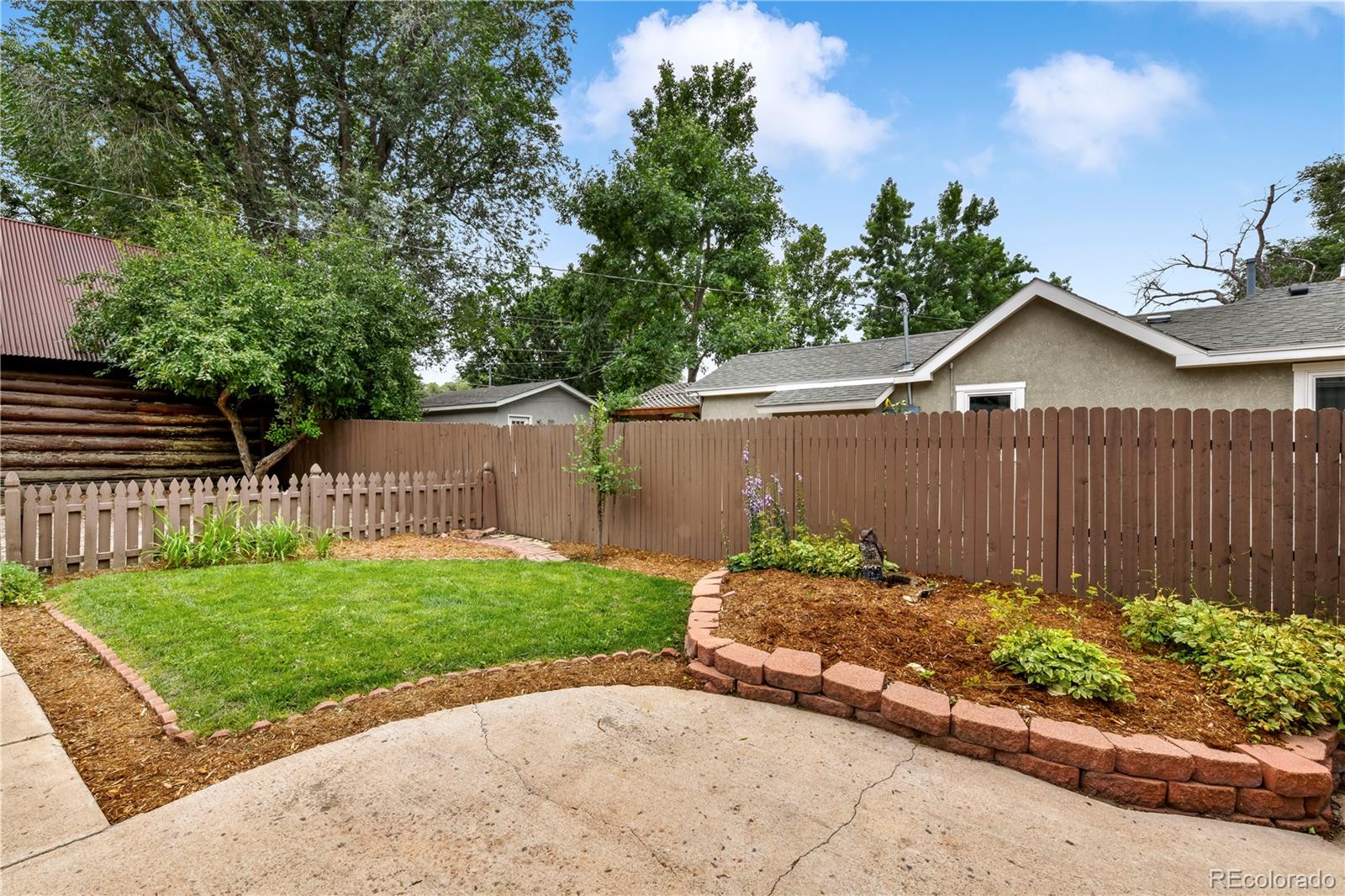 825 Arcadia Place