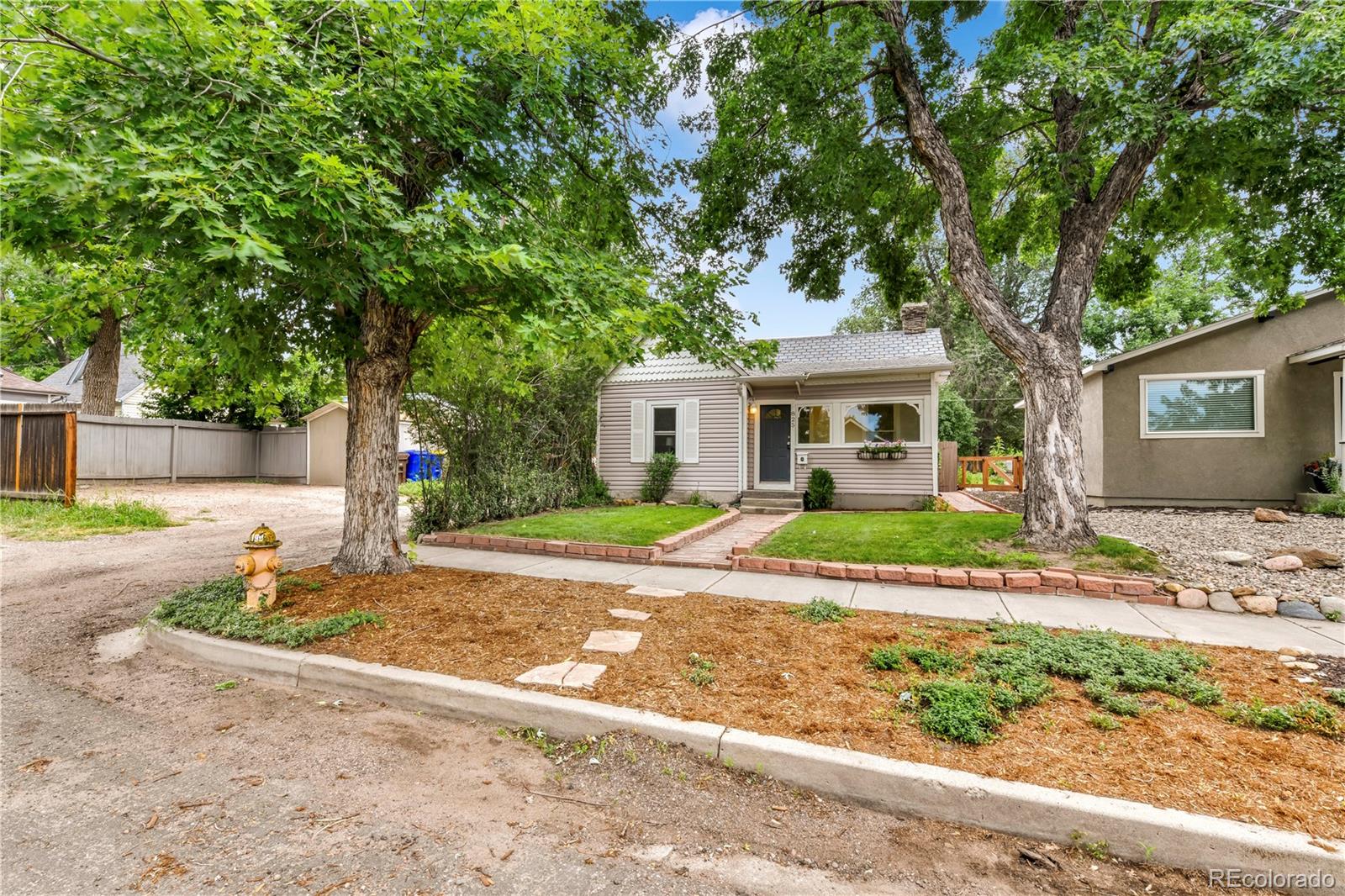 825 Arcadia Place