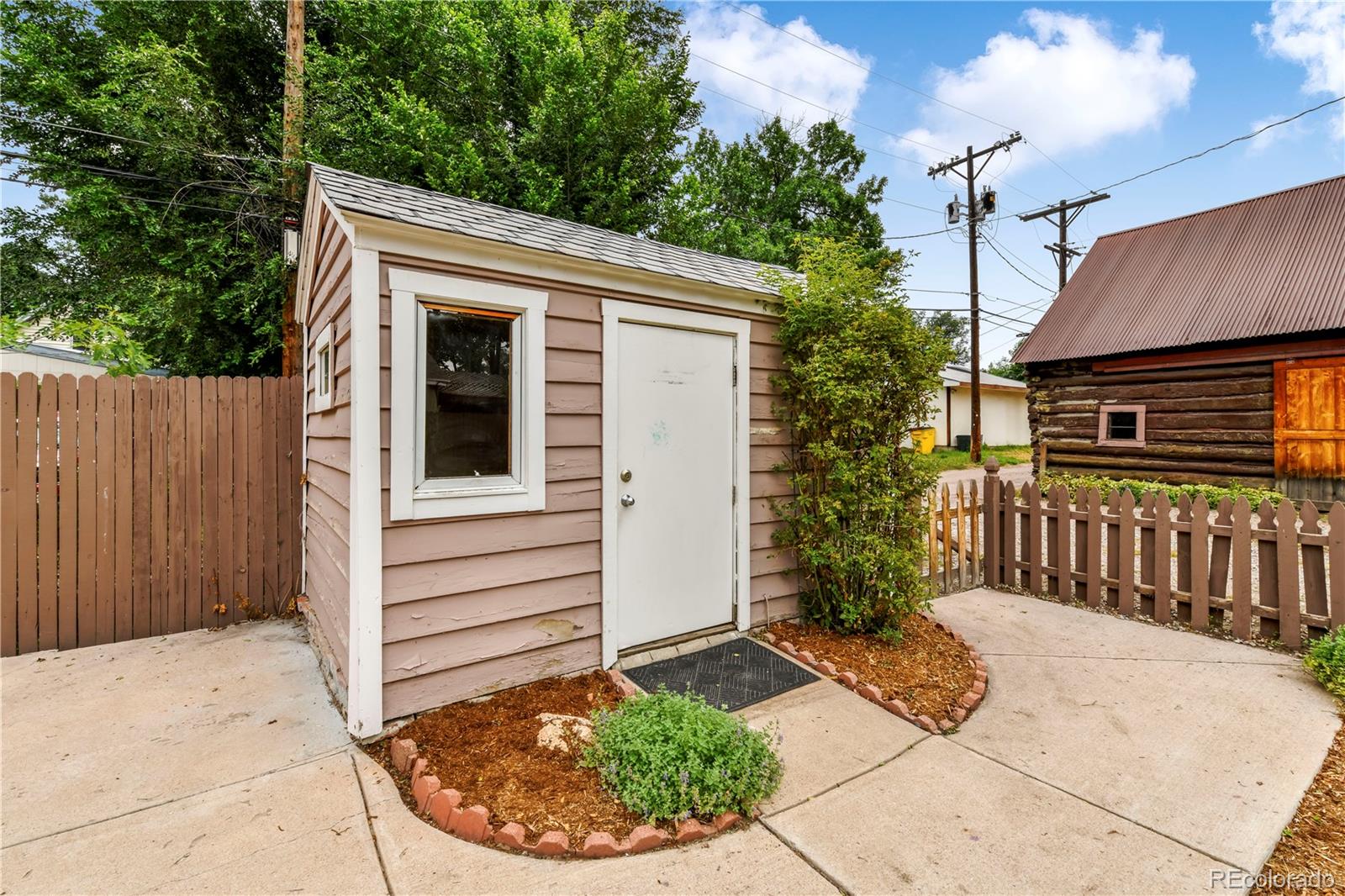 825 Arcadia Place