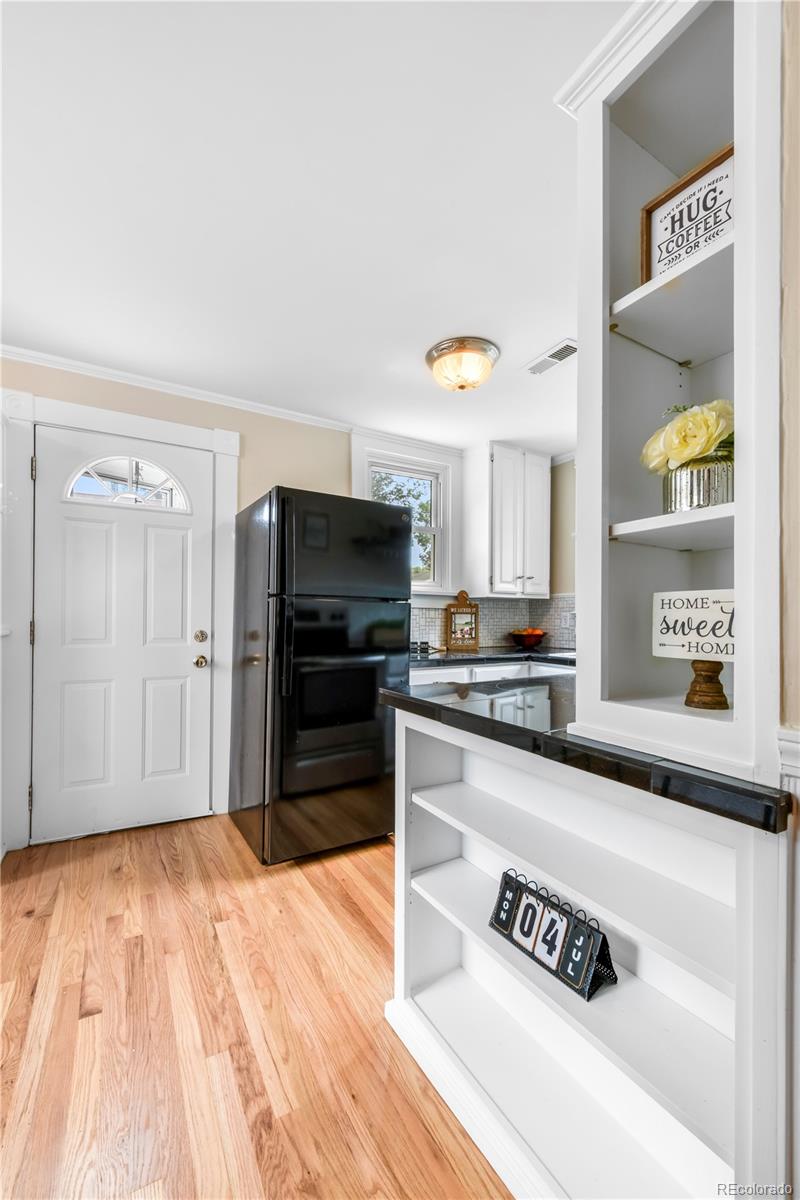 825 Arcadia Place