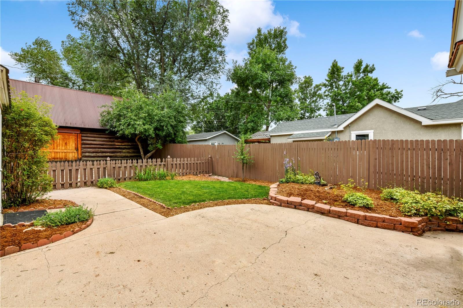 825 Arcadia Place
