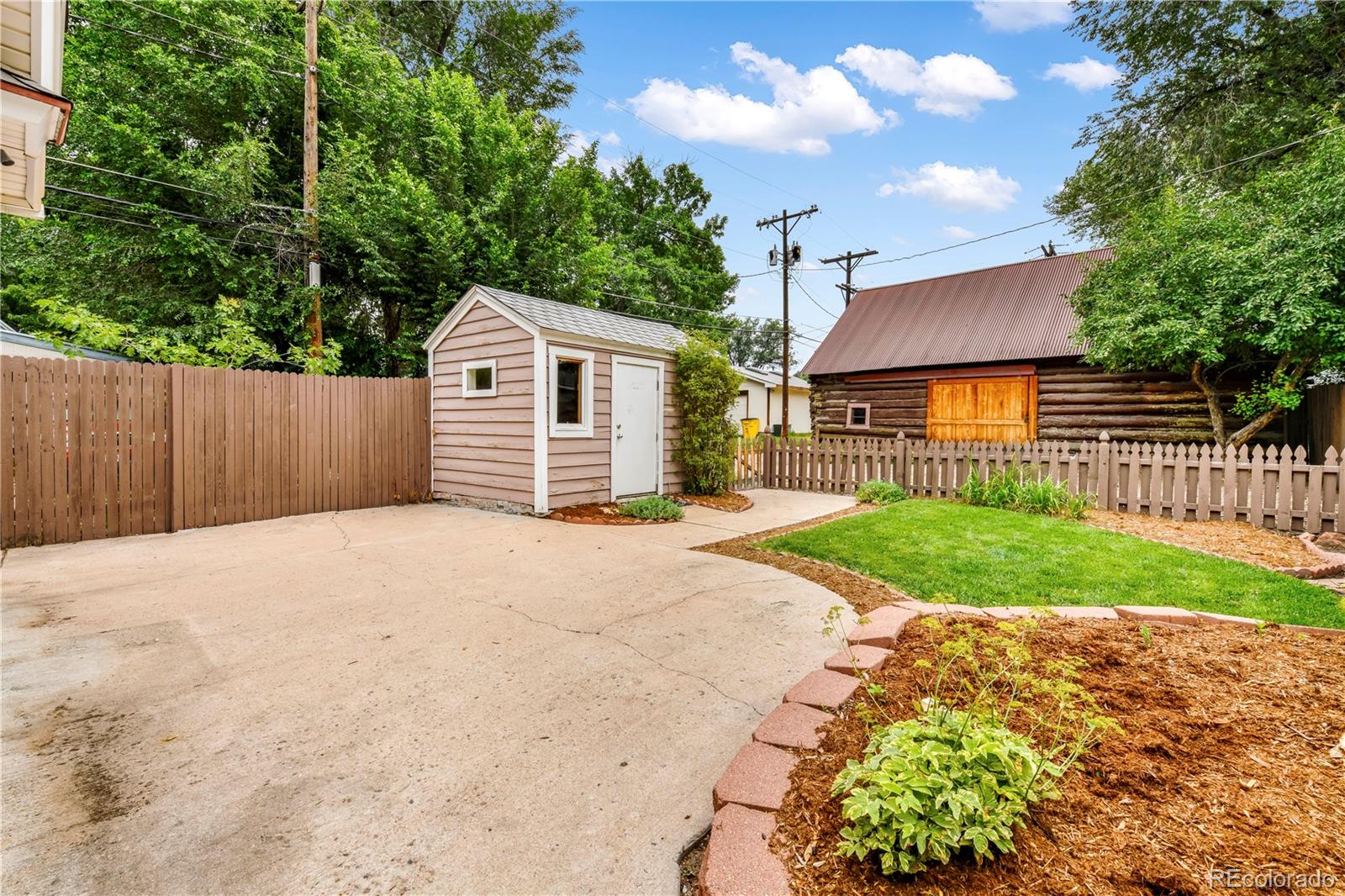 825 Arcadia Place