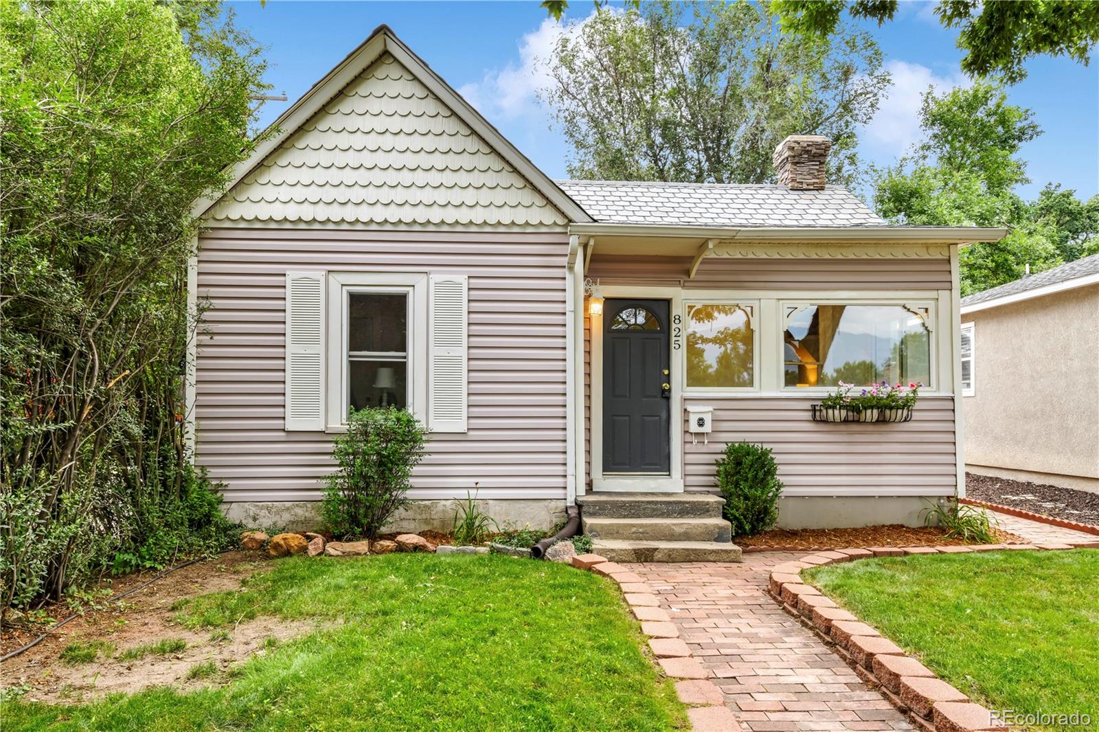 825 Arcadia Place