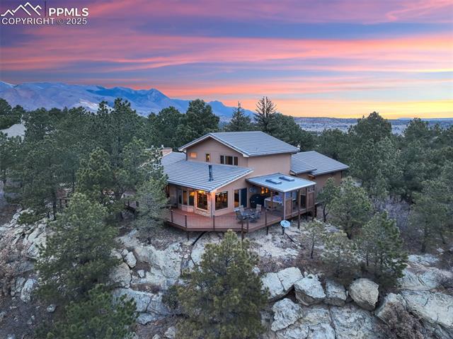 5065 Cliff Point Circle