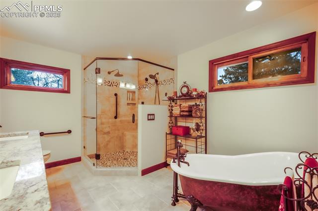 5065 Cliff Point Circle
