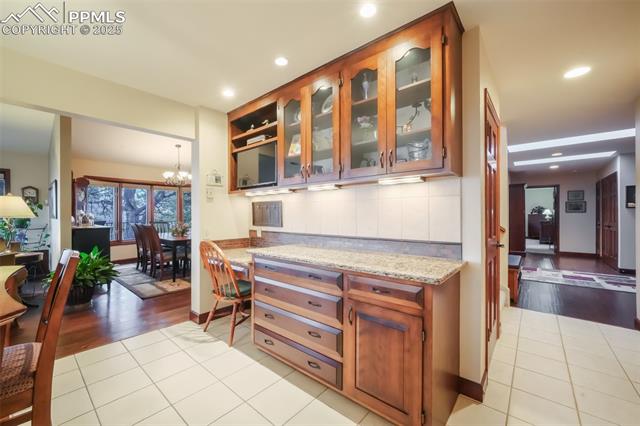 5065 Cliff Point Circle