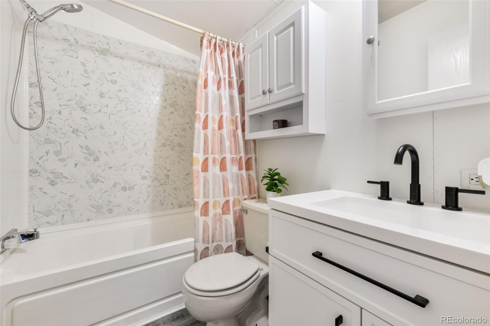 3841 N Cascade Avenue