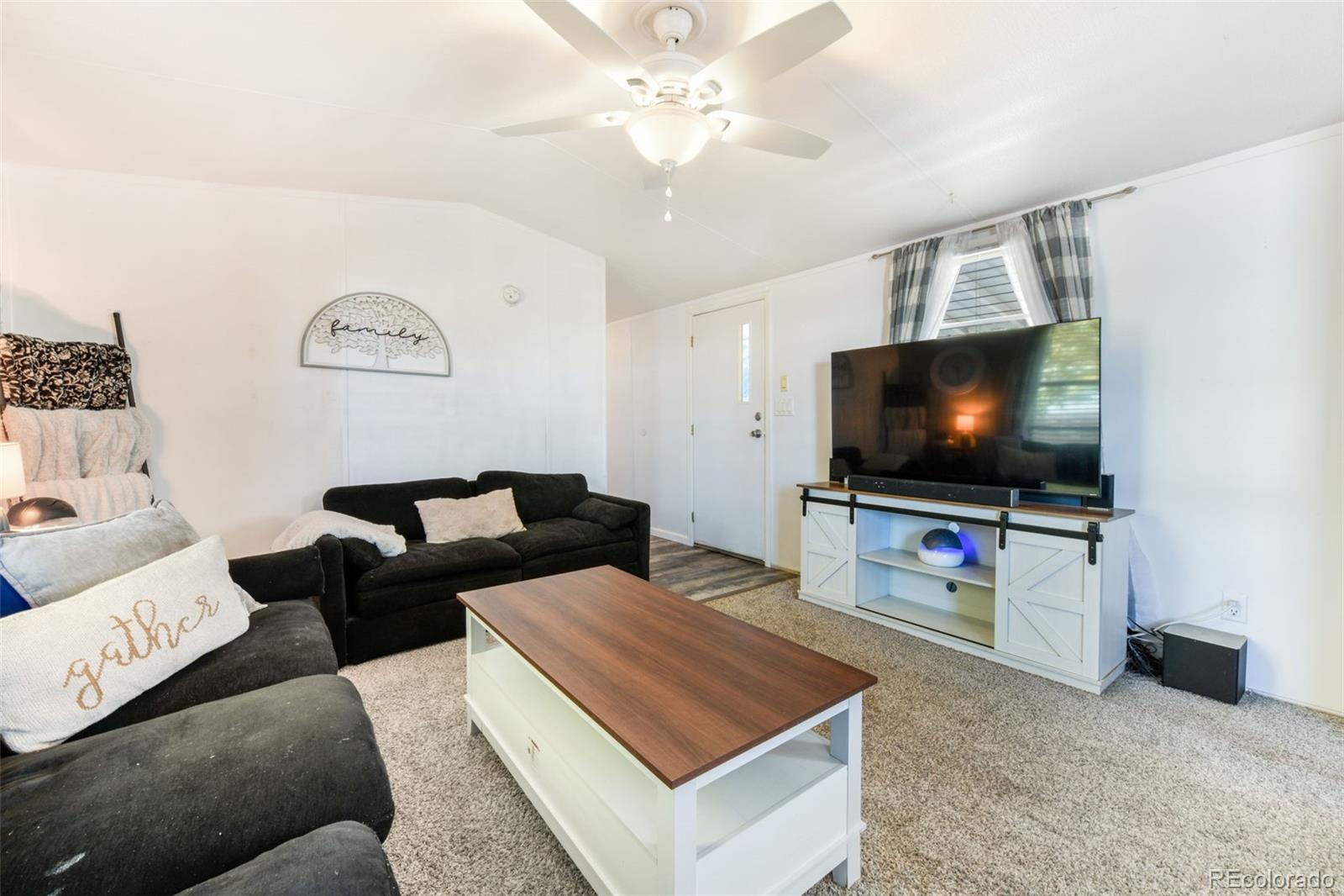 3841 N Cascade Avenue