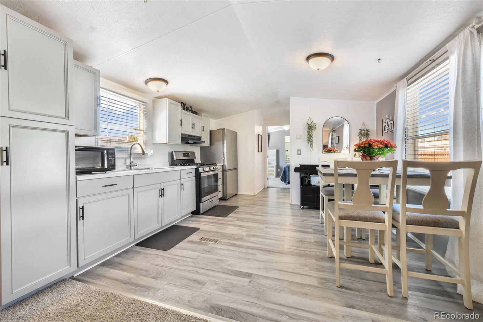 3841 N Cascade Avenue