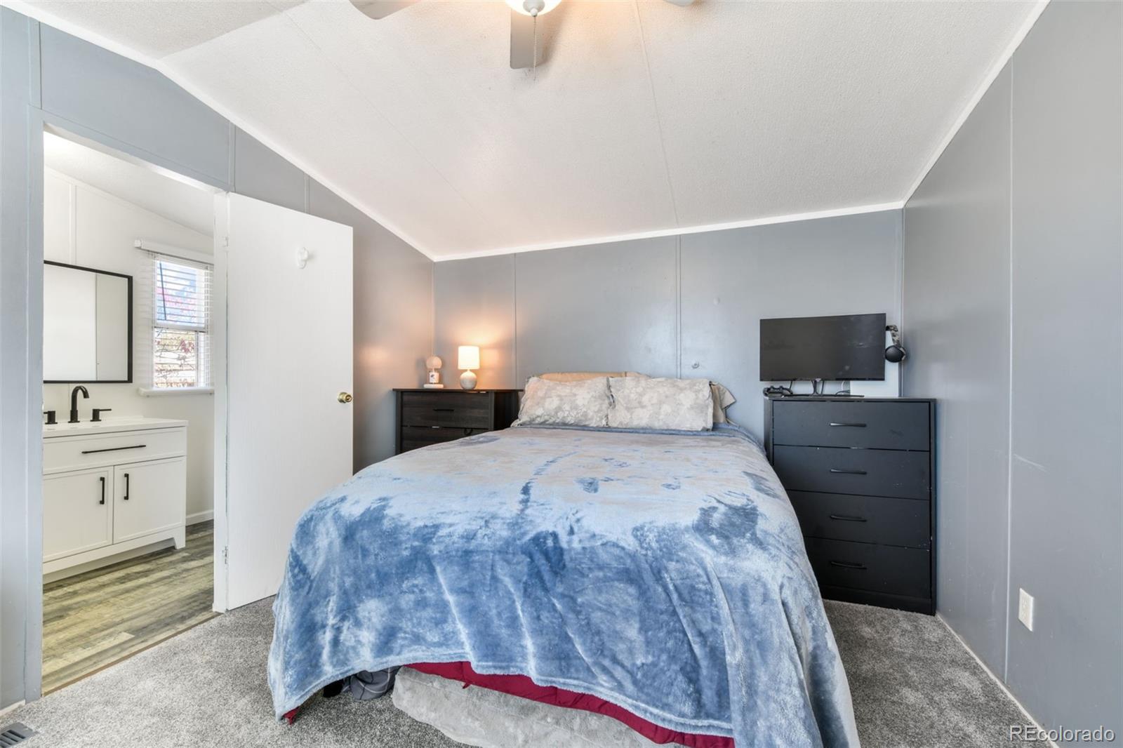 3841 N Cascade Avenue