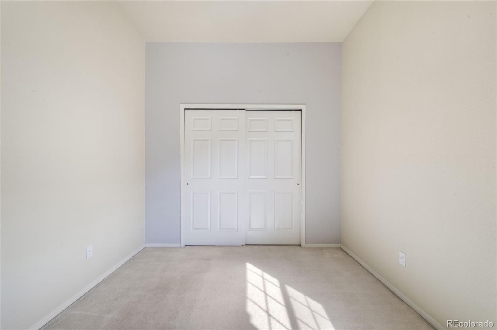 6886 Los Reyes Circle