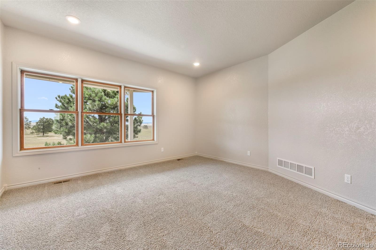 18050 Quarterhorse Lane