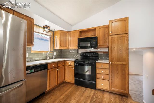 2485 Maroon Bells Avenue