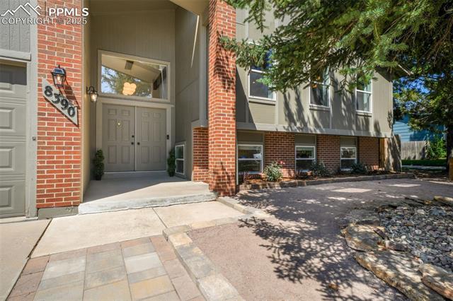 8390 Freemantle Drive