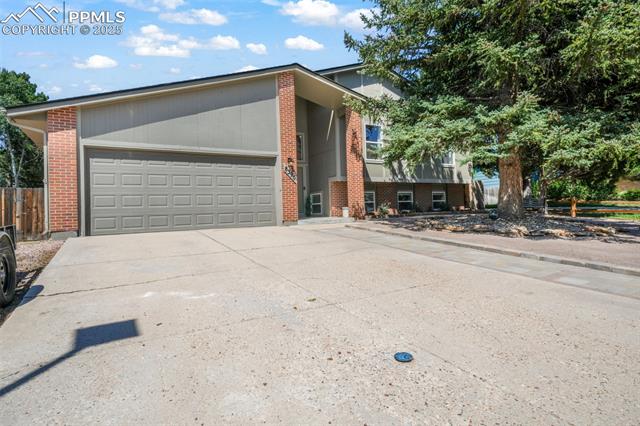 8390 Freemantle Drive