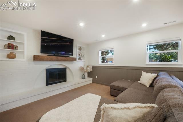 8390 Freemantle Drive