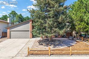 8390 Freemantle Drive