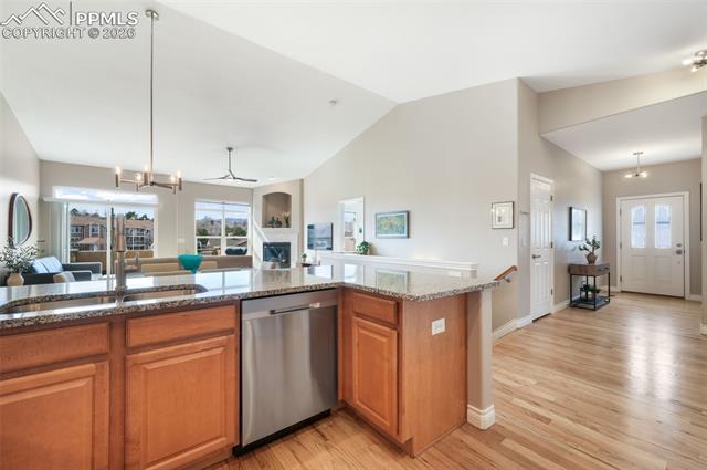 5798 Roy Heights