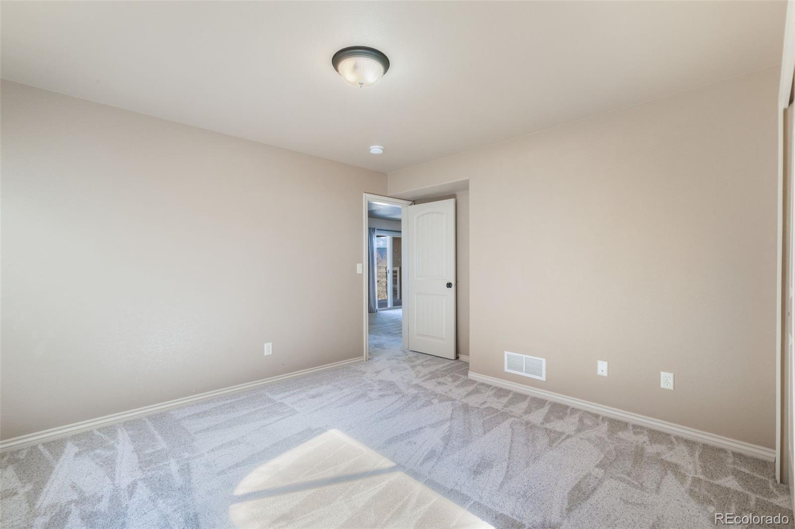 215 Kettle Valley Way