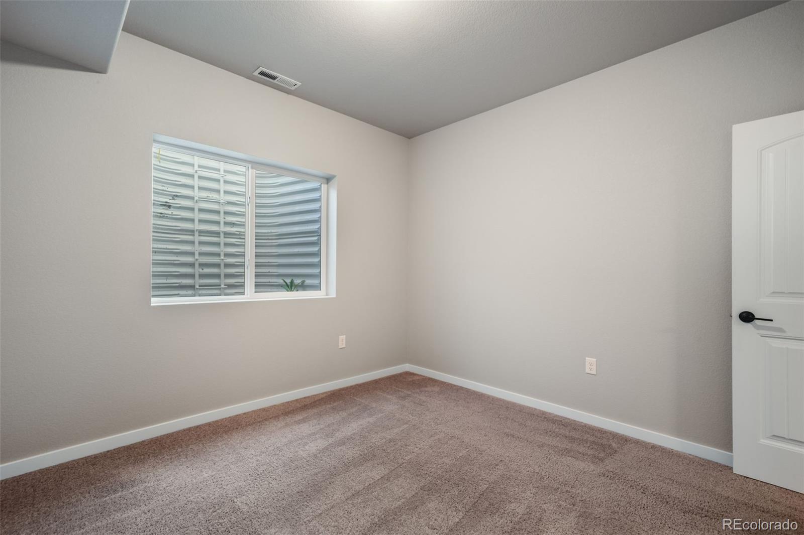 10104 Emerald Lake Lane