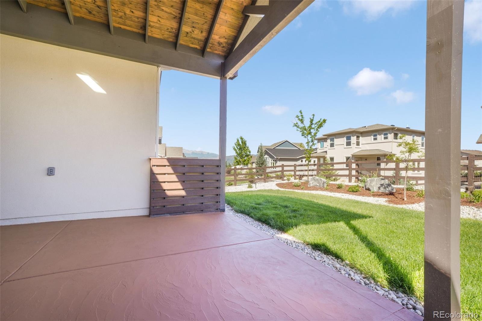 10104 Emerald Lake Lane