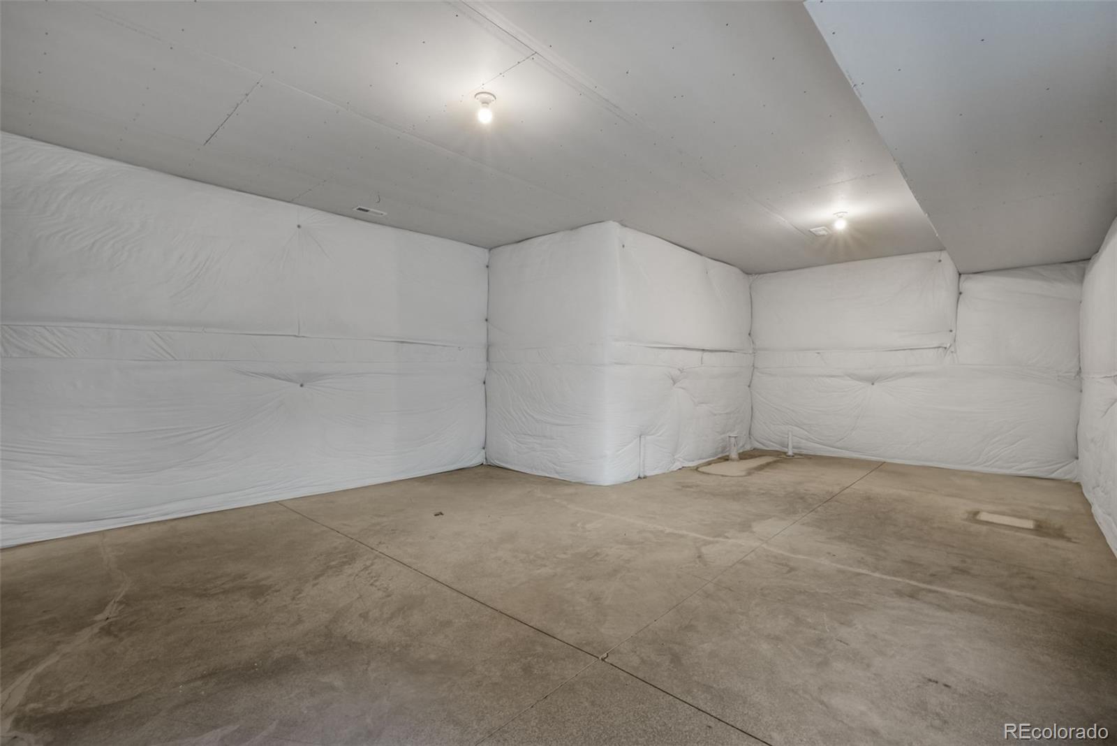 10104 Emerald Lake Lane