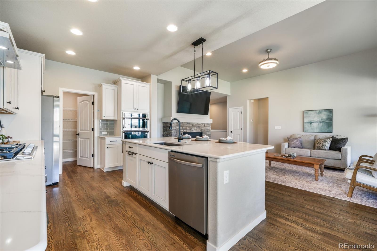 10104 Emerald Lake Lane