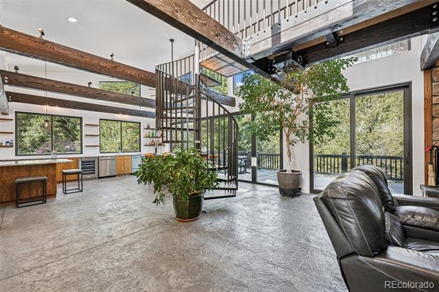 707 Sun Ridge Circle