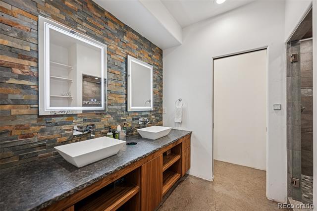 707 Sun Ridge Circle