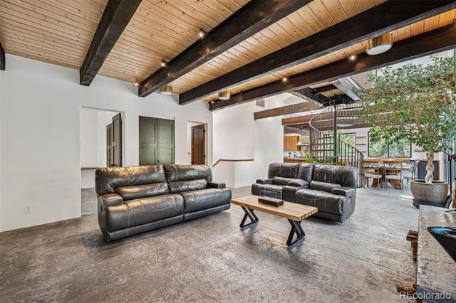 707 Sun Ridge Circle