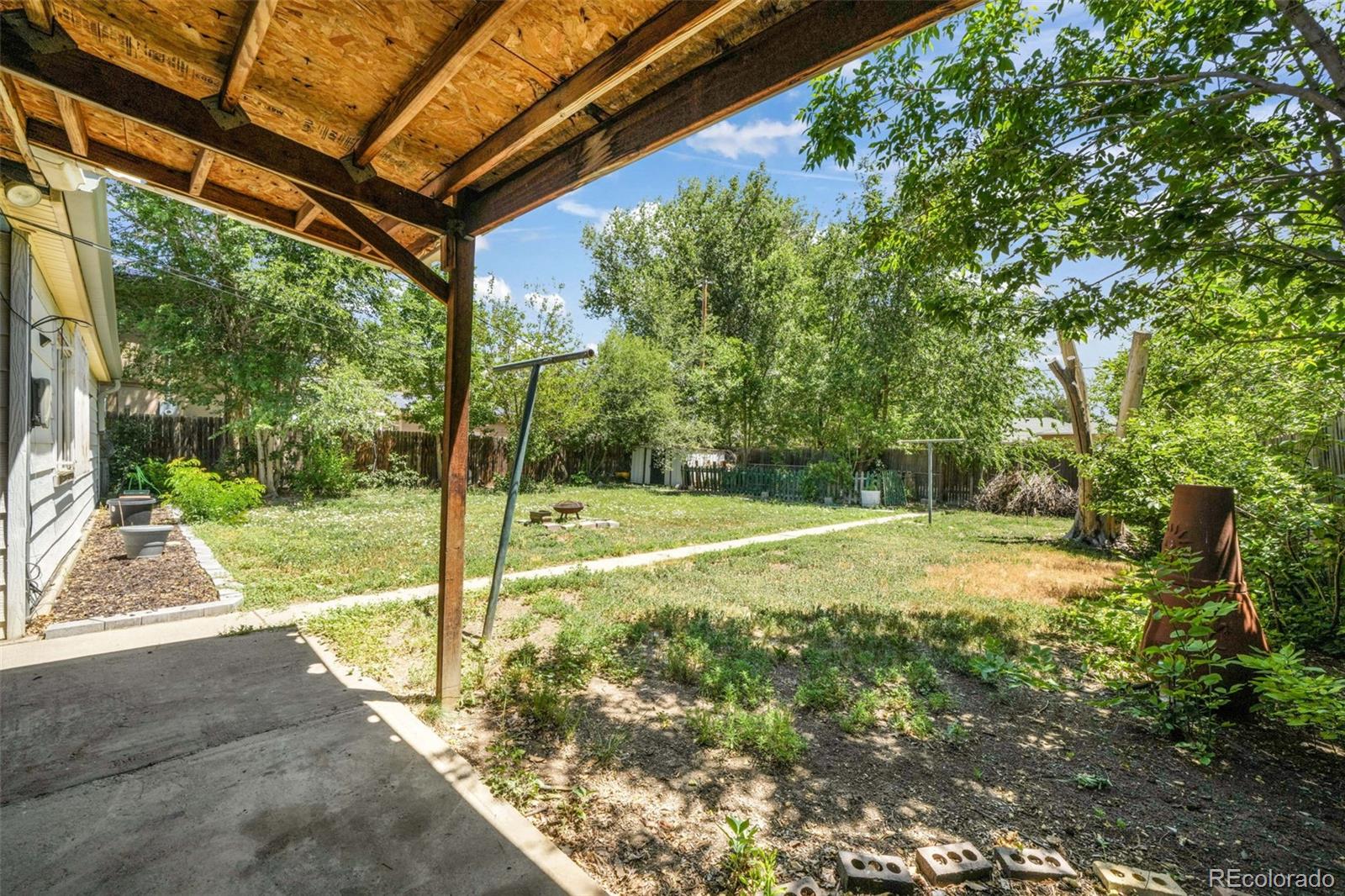 920 S Canosa Court