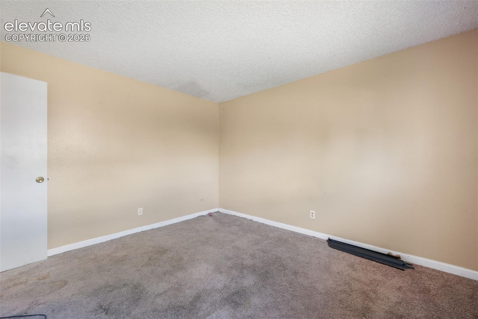 4250 Loomis Avenue