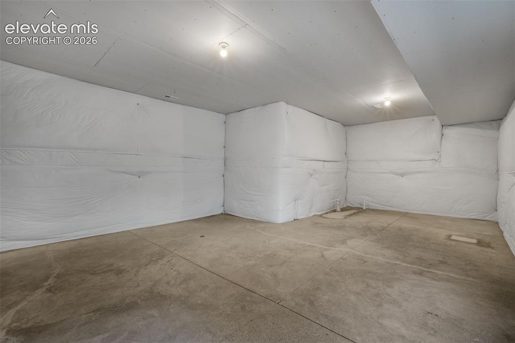 10104 Emerald Lake Lane
