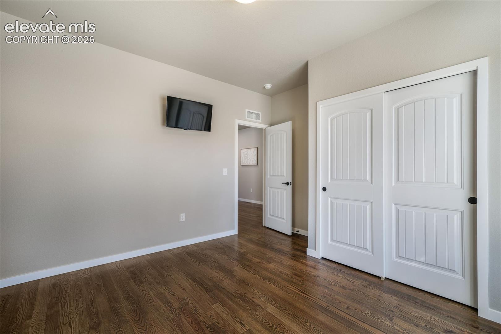 10104 Emerald Lake Lane
