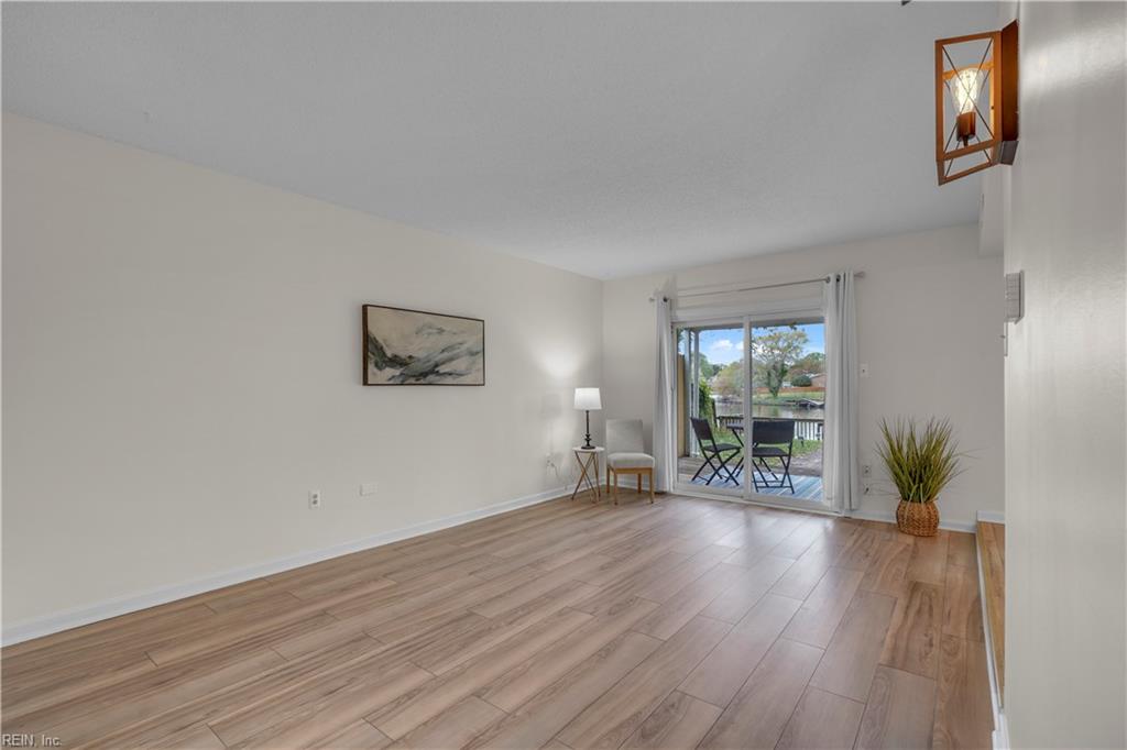 1679 Dylan DR
