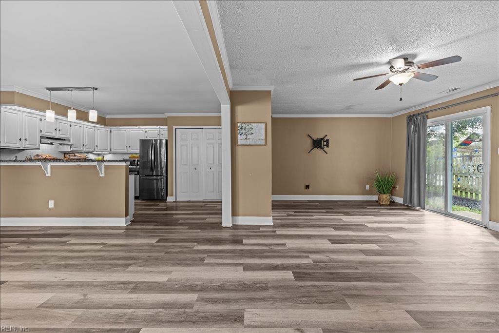 1329 Ettington LN
