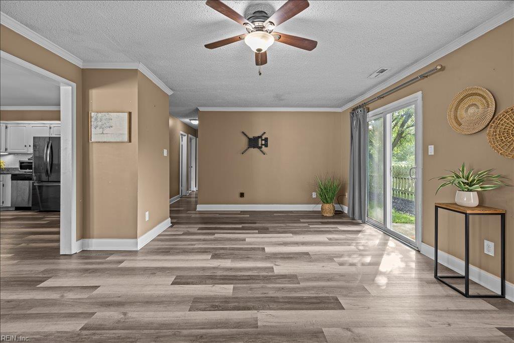 1329 Ettington LN