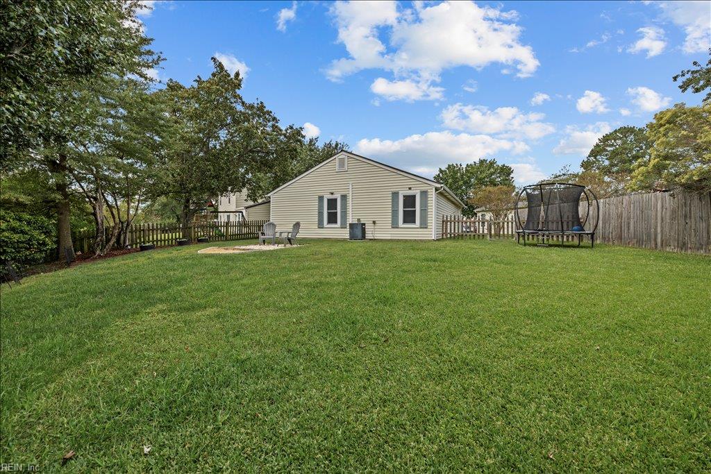 1329 Ettington LN
