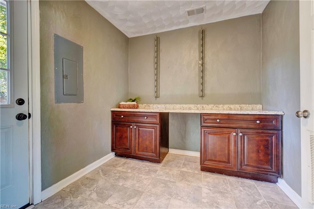 3421 Raintree RD