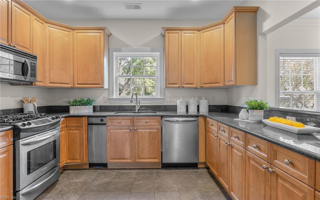 3734 Chesterfield AVE