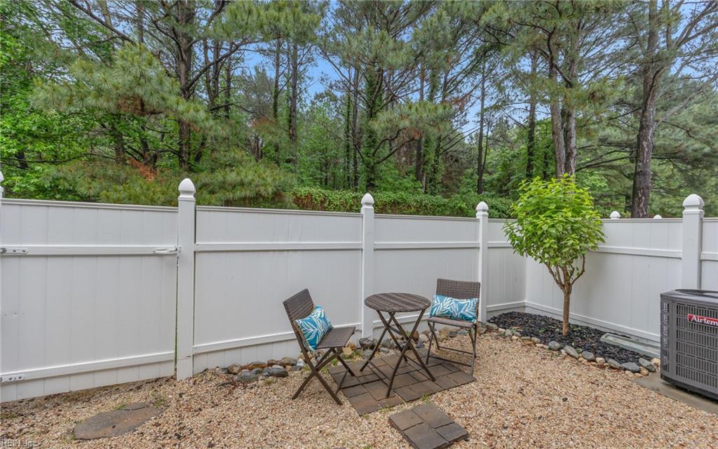 488 Fieldstone Glen WAY