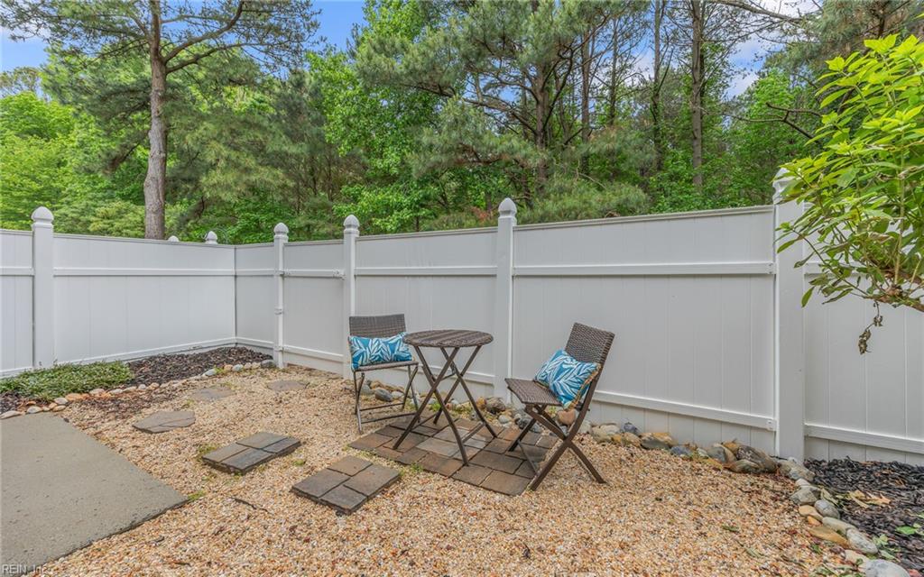 488 Fieldstone Glen WAY