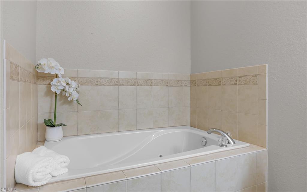 488 Fieldstone Glen WAY
