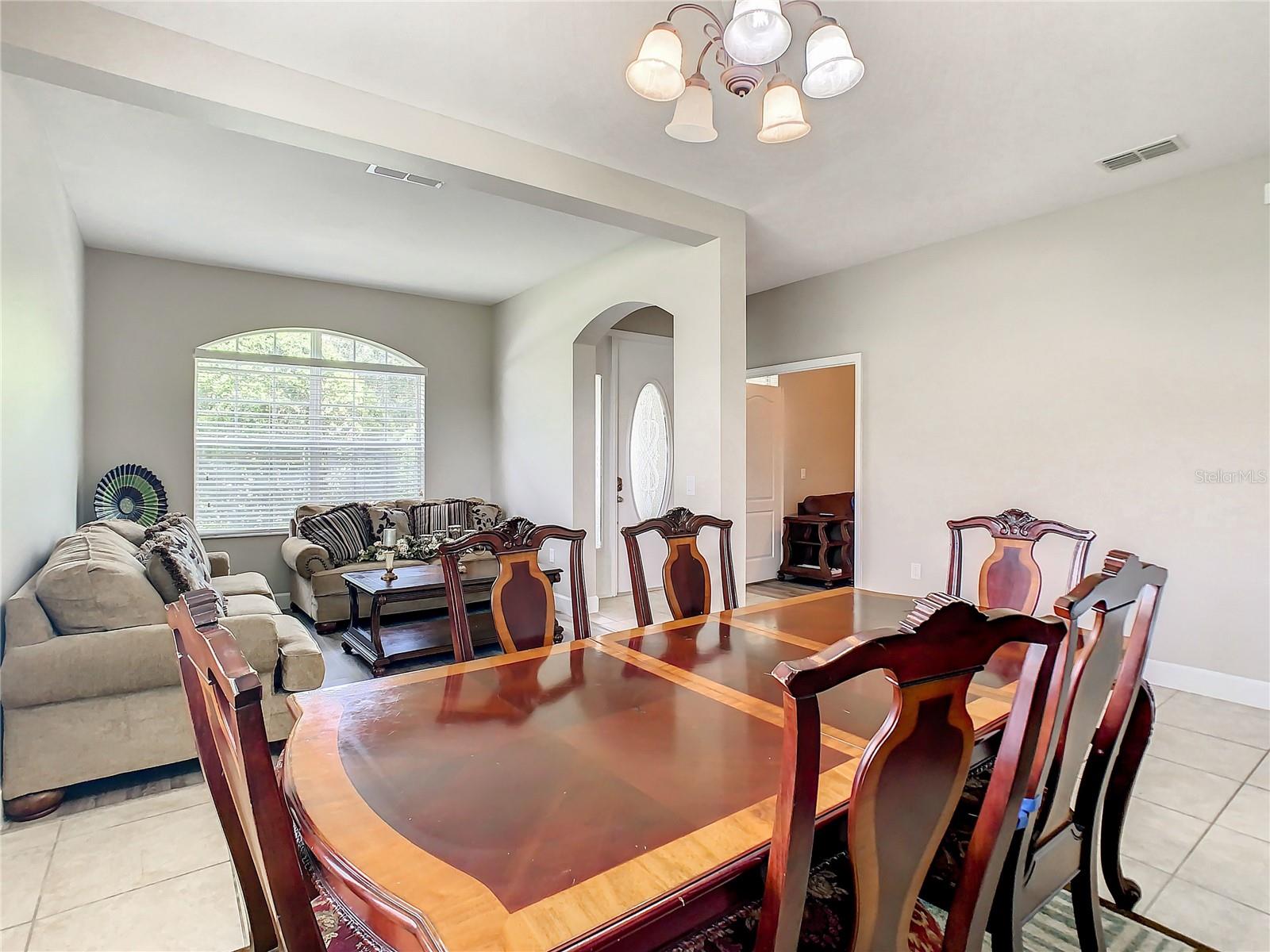 3067 ROLLING HILLS LN