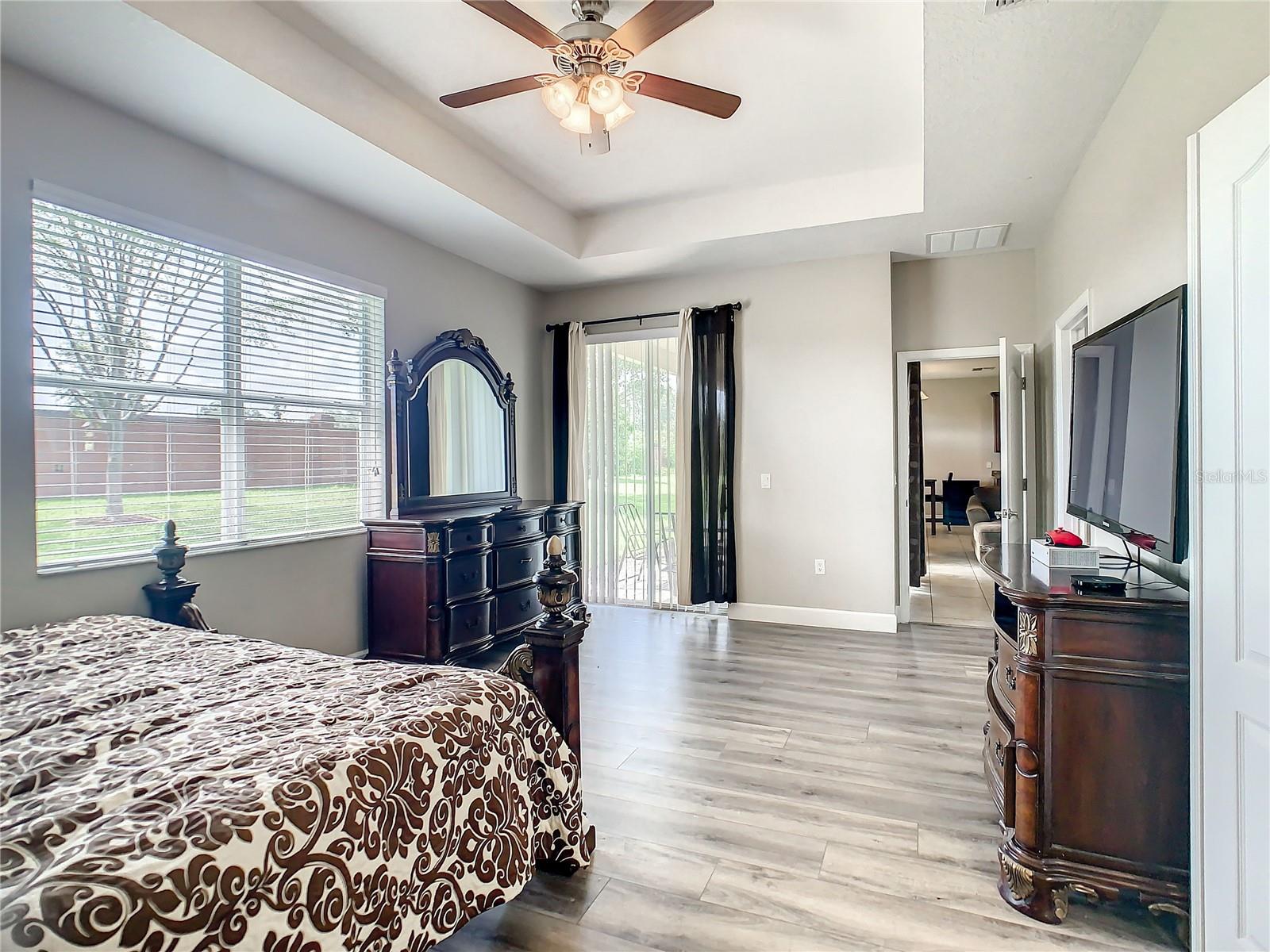 3067 ROLLING HILLS LN