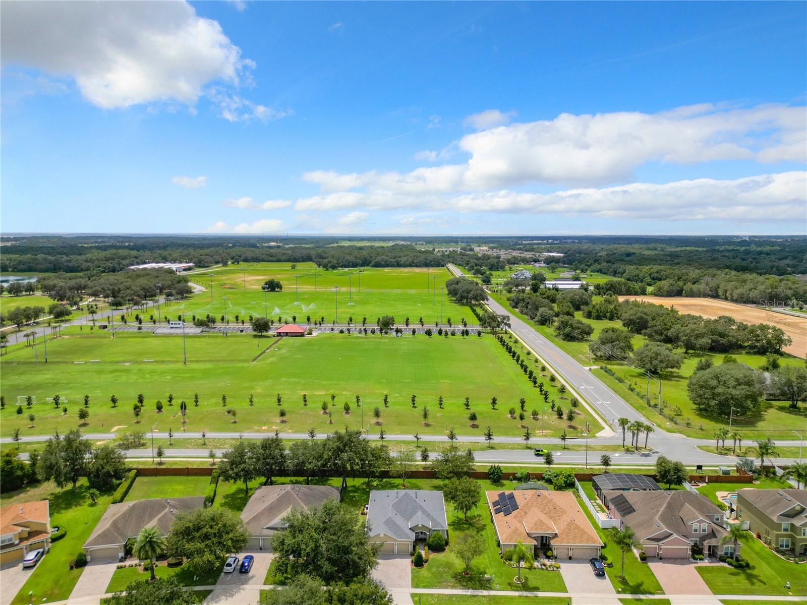 3067 ROLLING HILLS LN